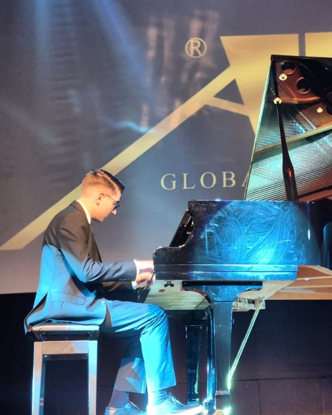ADS Uluslararası "Gülsin Onay" Piyano Festivali’ Başarı Belgesi